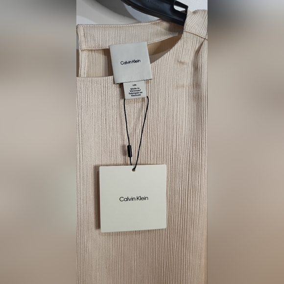 Calvin Klein Ruched Tan and Cream Cuffed Sleeve Blouse - Picture 4 of 7